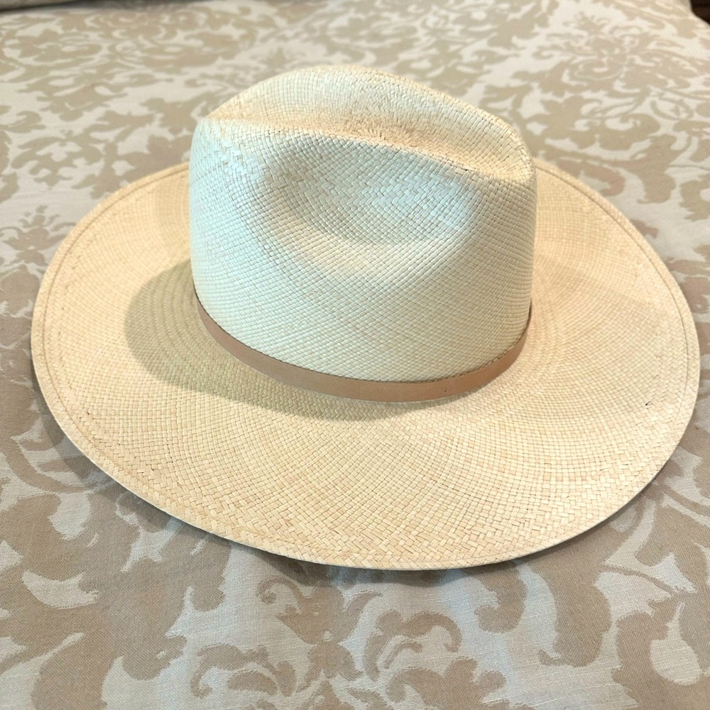 NWT Janessa Leone straw hat